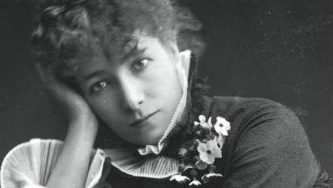 Černobílá fotografie Sarah Bernhardt